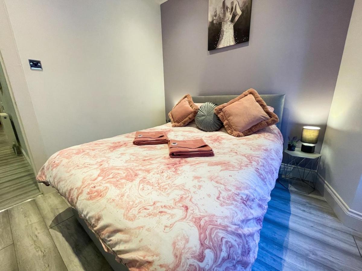 Recently Refurbished Two Bedroom Apartment, Central Location! Glasgow Exterior foto